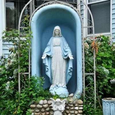 Our-Lady-of-the-Bathtub-1-e1713854517598